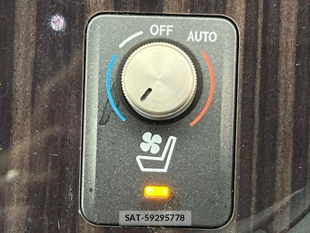 Lexus LS 2015-10 8849581-10
