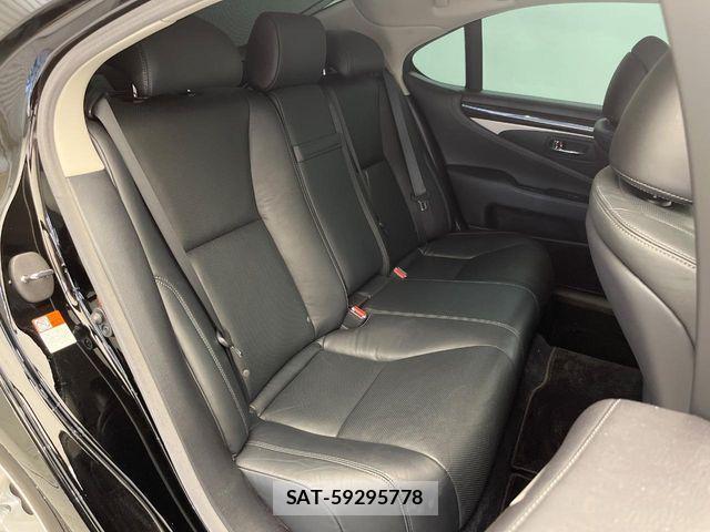 Lexus LS 2015-10 8849581-11