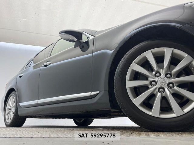 Lexus LS 2015-10 8849581-13