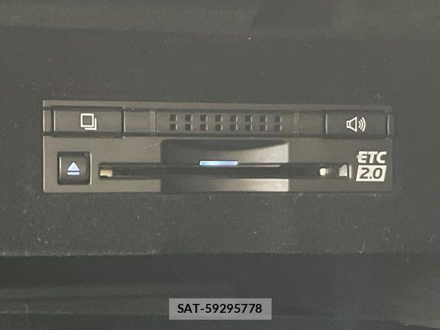 Lexus LS 2015-10 8849581-15