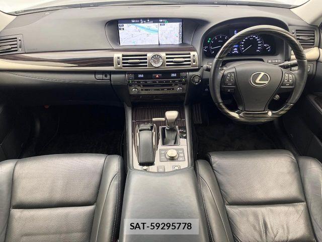 Lexus LS 2015-10 8849581-1