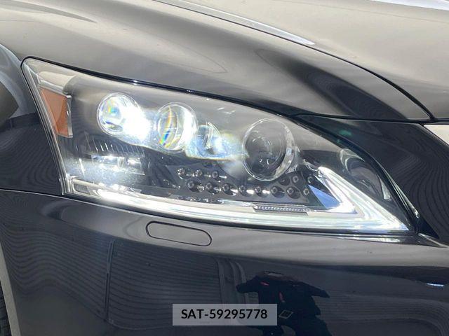 Lexus LS 2015-10 8849581-2