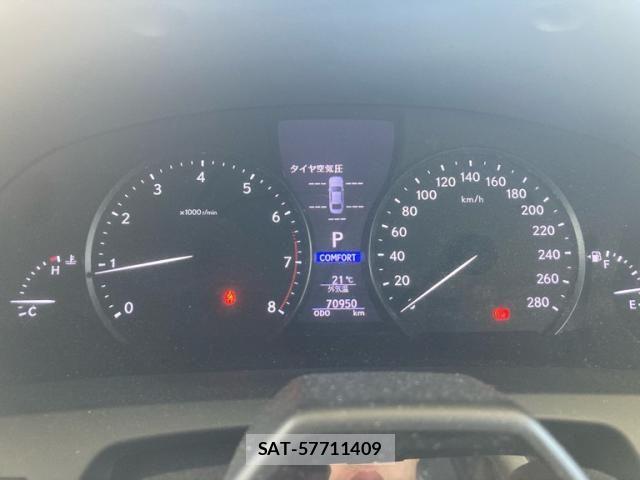 Lexus LS 2013-06 8871350-16