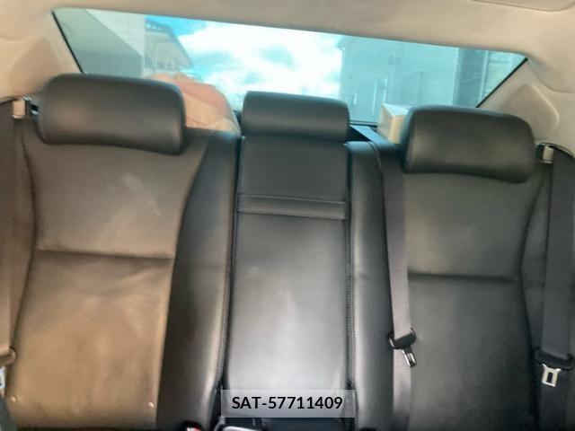 Lexus LS 2013-06 8871350-22