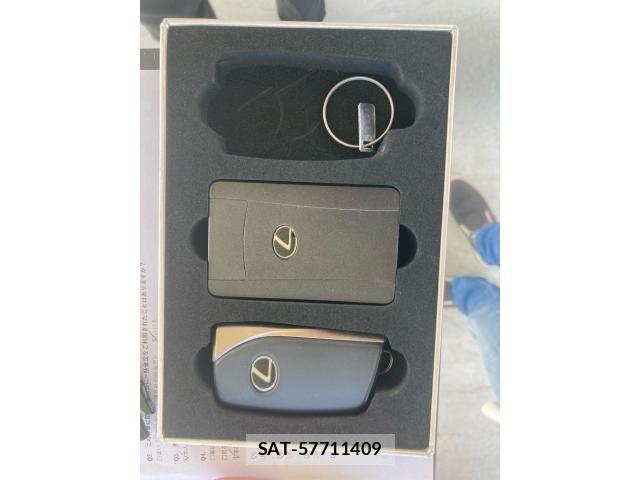 Lexus LS 2013-06 8871350-26