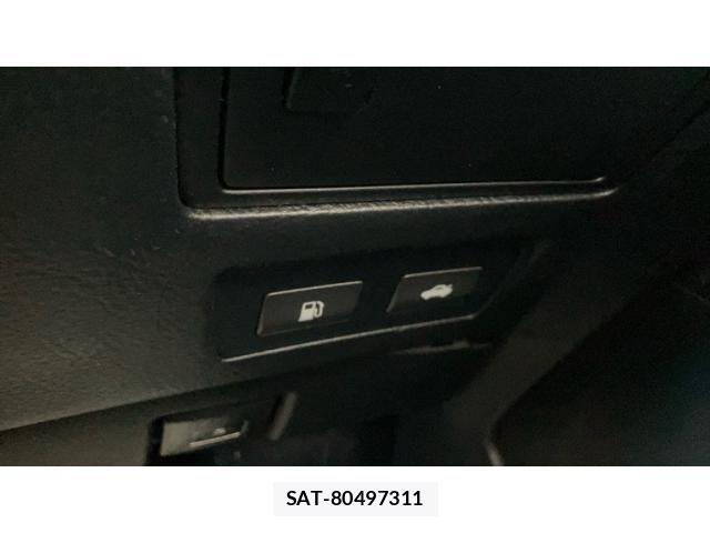 Lexus LS 2010-02 8036439-13