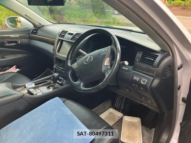 Lexus LS 2010-02 8036439-5