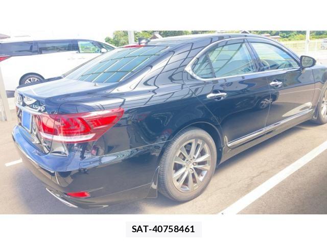 Lexus LS 2015-06 8457804-4