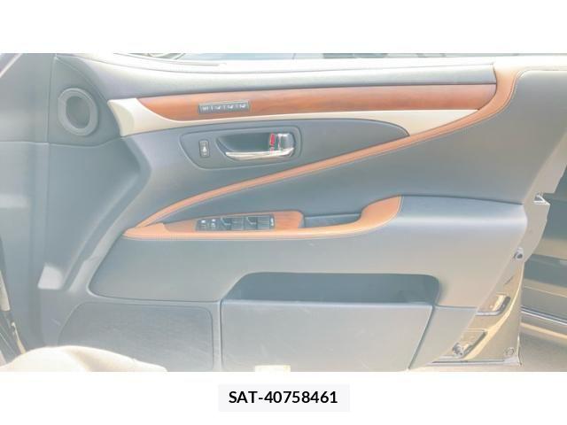 Lexus LS 2015-06 8457804-7