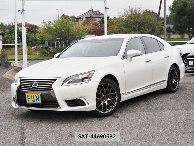 Lexus LS 2017-07 8743433-0