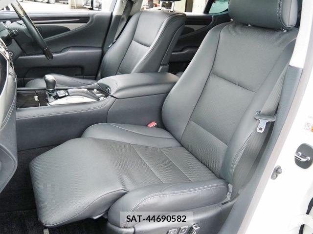 Lexus LS 2017-07 8743433-11