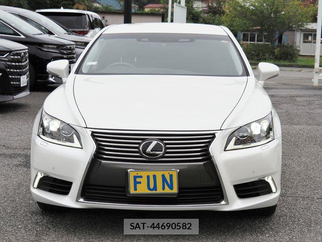 Lexus LS 2017-07 8743433-1