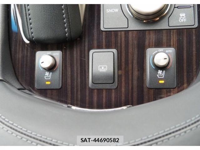 Lexus LS 2017-07 8743433-21
