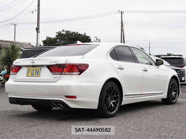 Lexus LS 2017-07 8743433-4