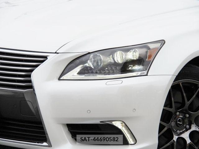 Lexus LS 2017-07 8743433-7