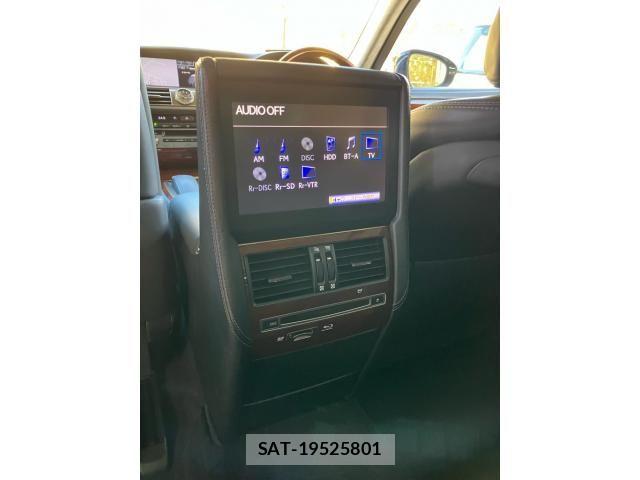 Lexus LS 2013-04 6011623-16