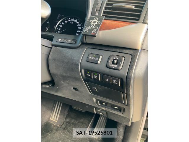 Lexus LS 2013-04 6011623-18