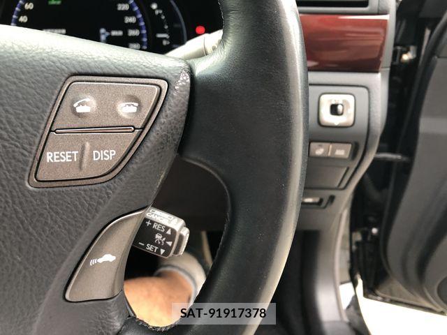 Lexus LS 2011-12 7328038-10