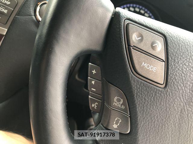 Lexus LS 2011-12 7328038-11