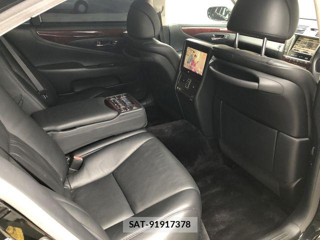 Lexus LS 2011-12 7328038-16