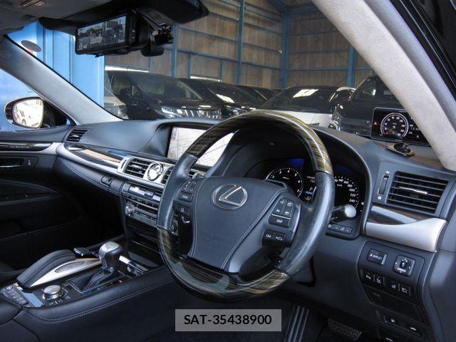 Lexus LS 2016-06 8796481-9