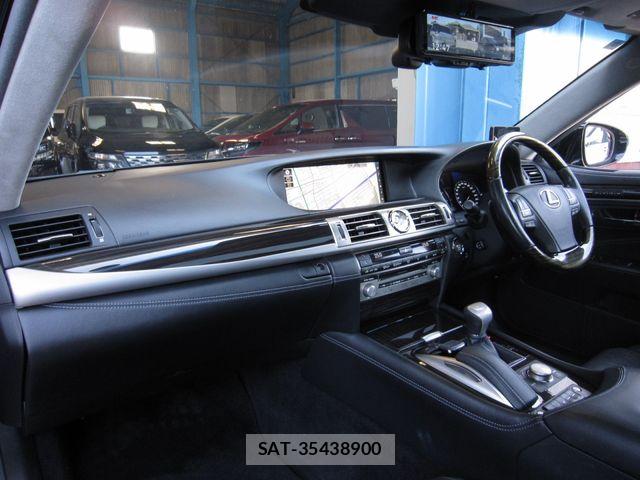 Lexus LS 2016-06 8796481-10