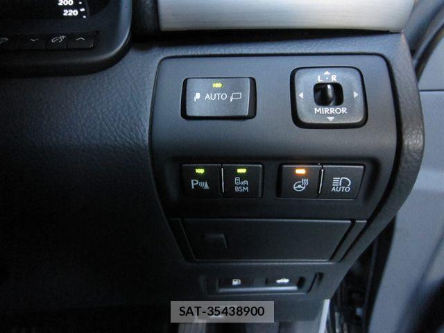Lexus LS 2016-06 8796481-15