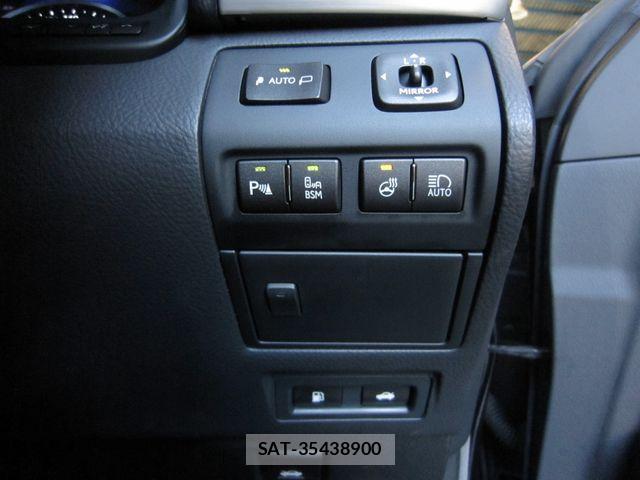 Lexus LS 2016-06 8796481-16