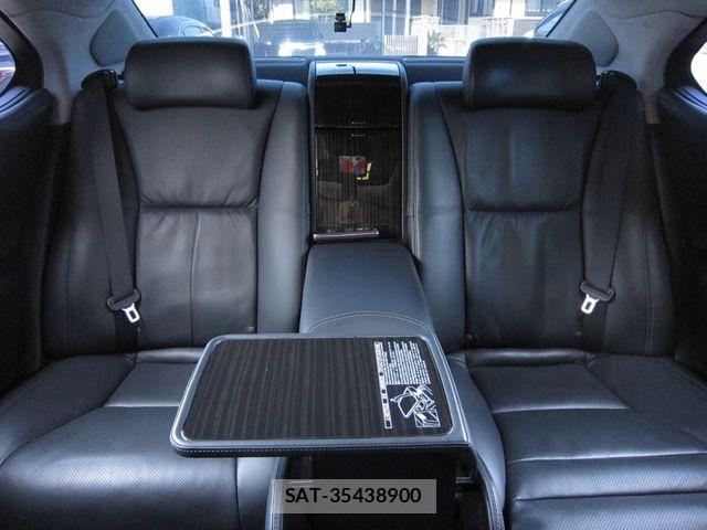 Lexus LS 2016-06 8796481-25