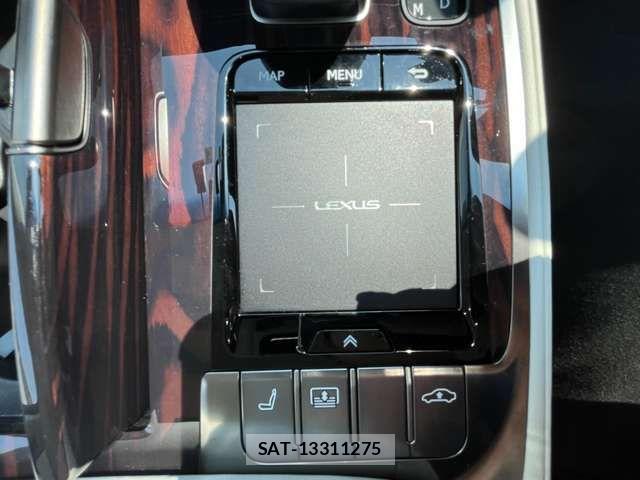Lexus LS 2020-04 1139973-12