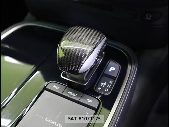Lexus LS 2021-03 1197838-12