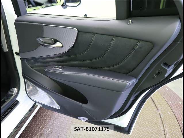 Lexus LS 2021-03 1197838-24