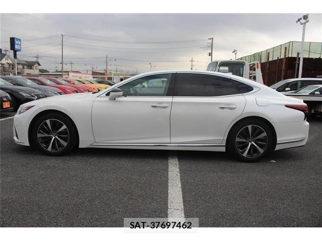 Lexus LS 2021-01 3674625-10