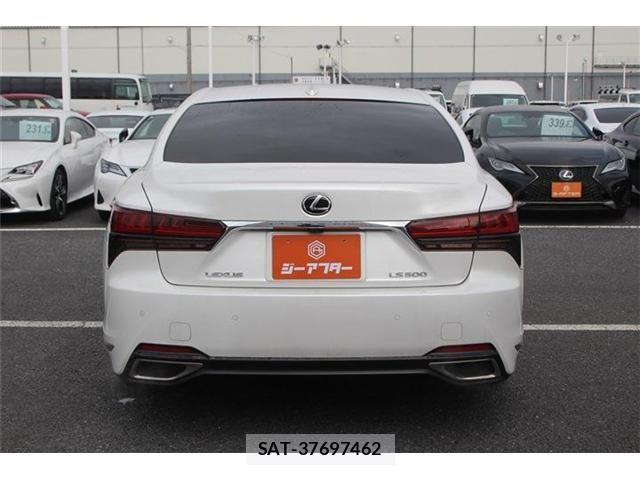 Lexus LS 2021-01 3674625-12