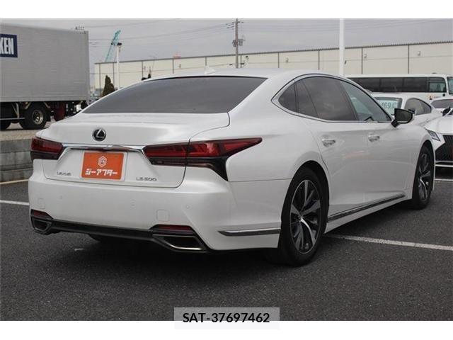 Lexus LS 2021-01 3674625-13