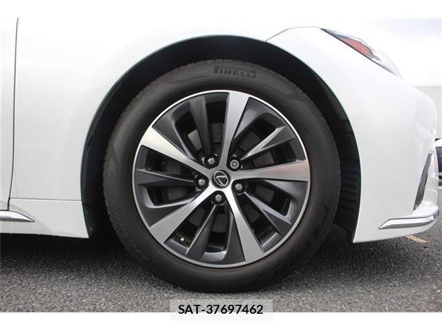Lexus LS 2021-01 3674625-15