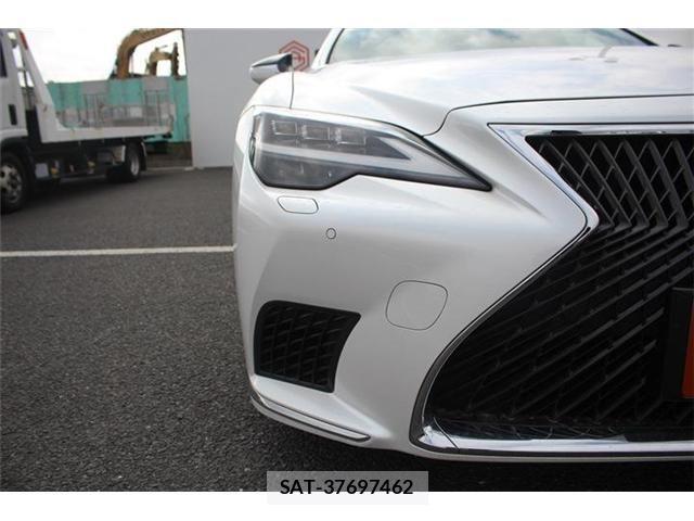 Lexus LS 2021-01 3674625-21
