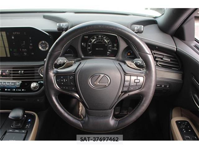 Lexus LS 2021-01 3674625-25