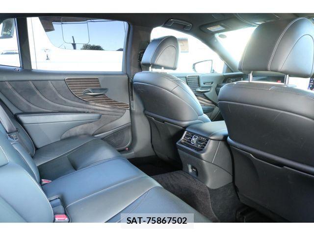 Lexus LS 2018-02 4371558-12