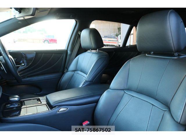 Lexus LS 2018-02 4371558-15