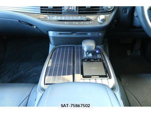 Lexus LS 2018-02 4371558-4