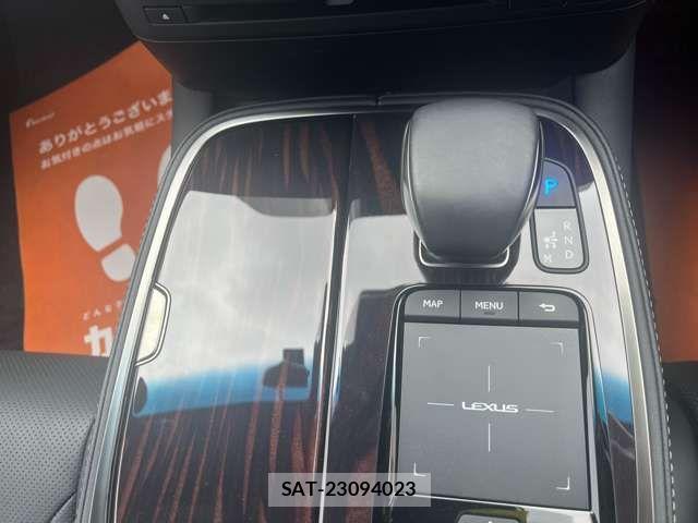 Lexus LS 2021-08 4639586-8