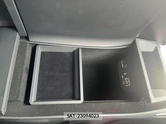 Lexus LS 2021-08 4639586-11