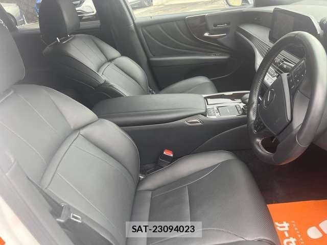 Lexus LS 2021-08 4639586-1