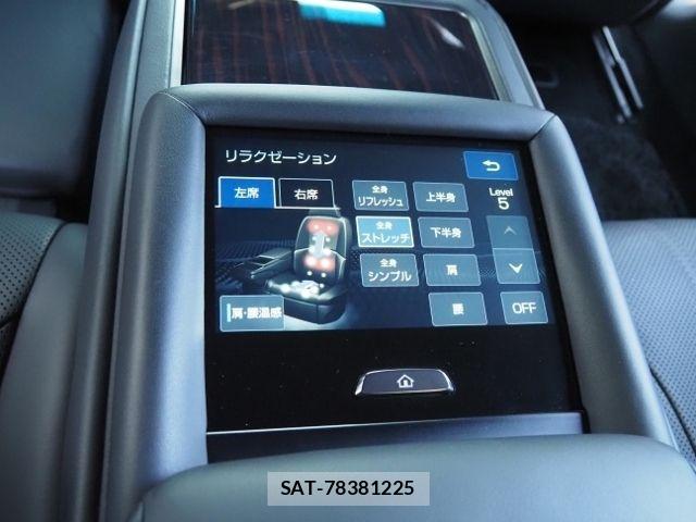 Lexus LS 2019-01 6011640-13