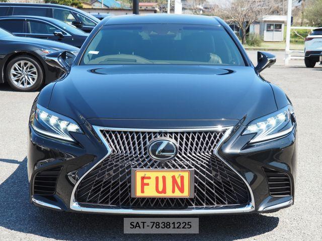 Lexus LS 2019-01 6011640-1