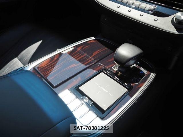 Lexus LS 2019-01 6011640-28