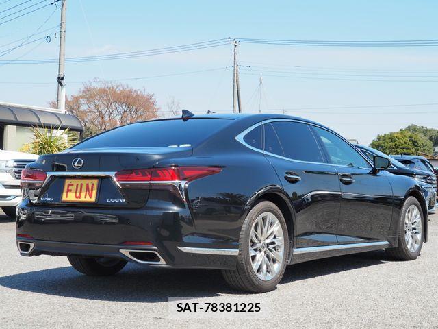 Lexus LS 2019-01 6011640-4