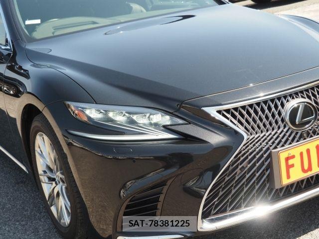 Lexus LS 2019-01 6011640-7