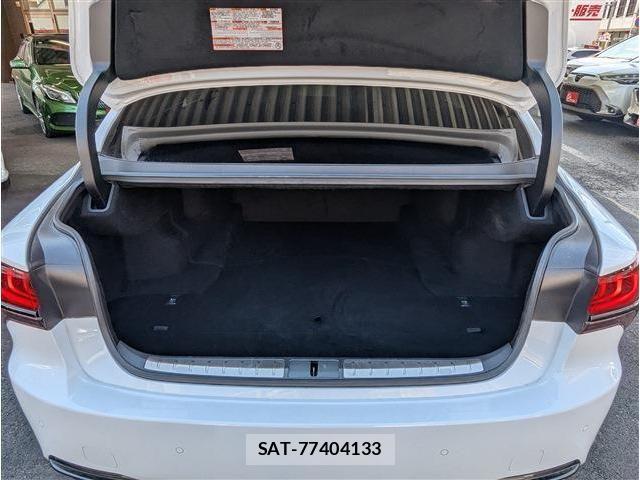 Lexus LS 2022-02 6011631-9